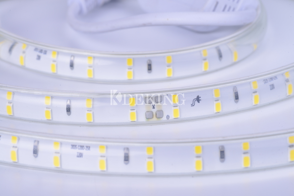 شريط LED 220 فولت 240D